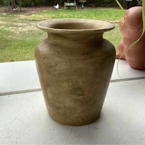 🟢 Ceramic Pottery Vase / Planter - Nice Condition - Paintable If Desired